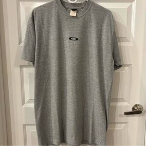 Large Grey Oakley Center Logo T-Shirt